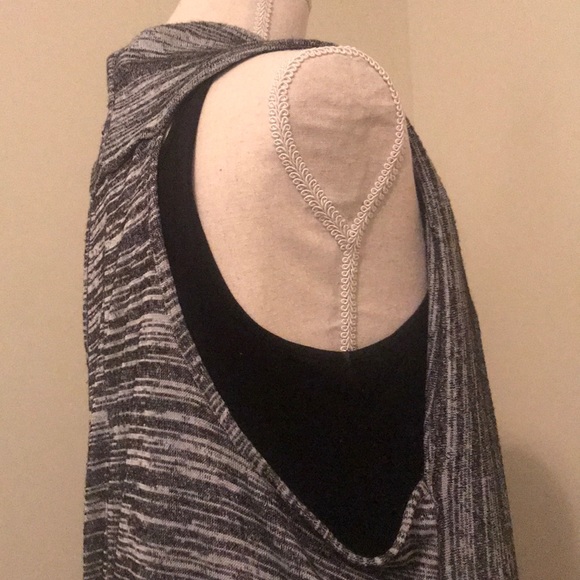 Sleeveless dark and light grey open cardigan - Picture 7 of 7